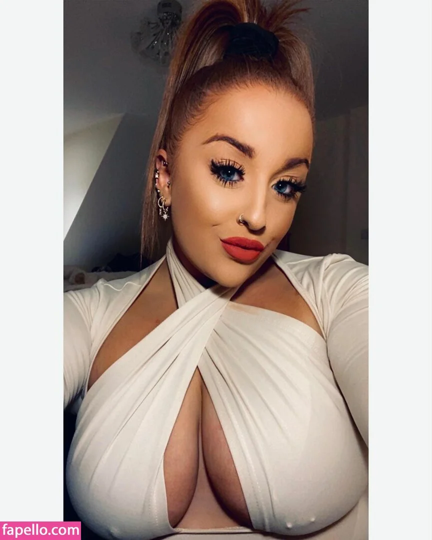 Charlotte Irvine Onlyfans Photo Gallery 