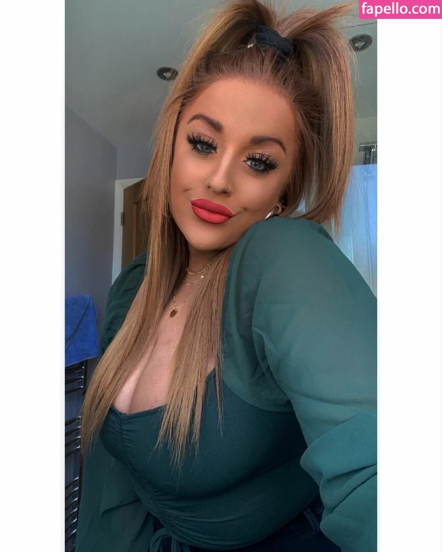 Charlotte Irvine Onlyfans Photo Gallery 