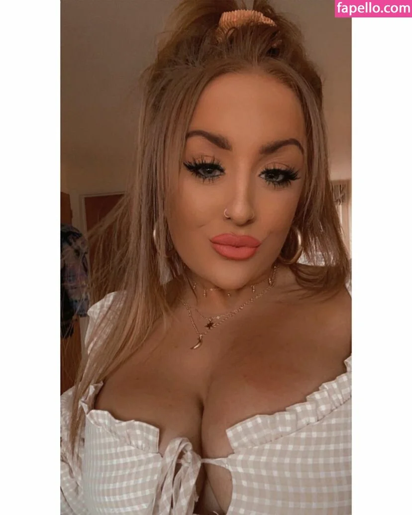 Charlotte Irvine Onlyfans Photo Gallery 