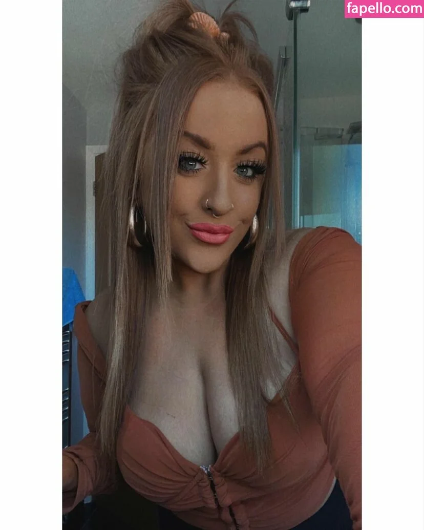 Charlotte Irvine Onlyfans Photo Gallery 