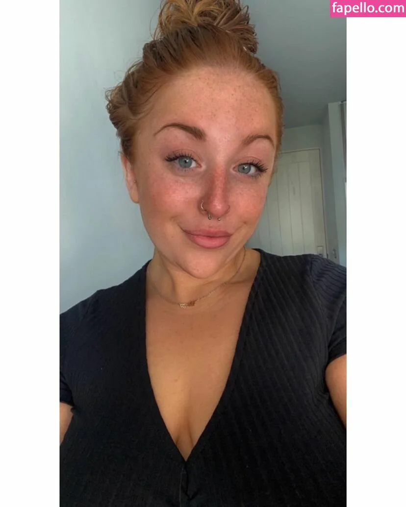 Charlotte Irvine Onlyfans Photo Gallery 