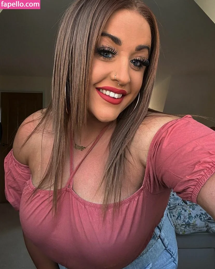 Charlotte Irvine Onlyfans Photo Gallery 