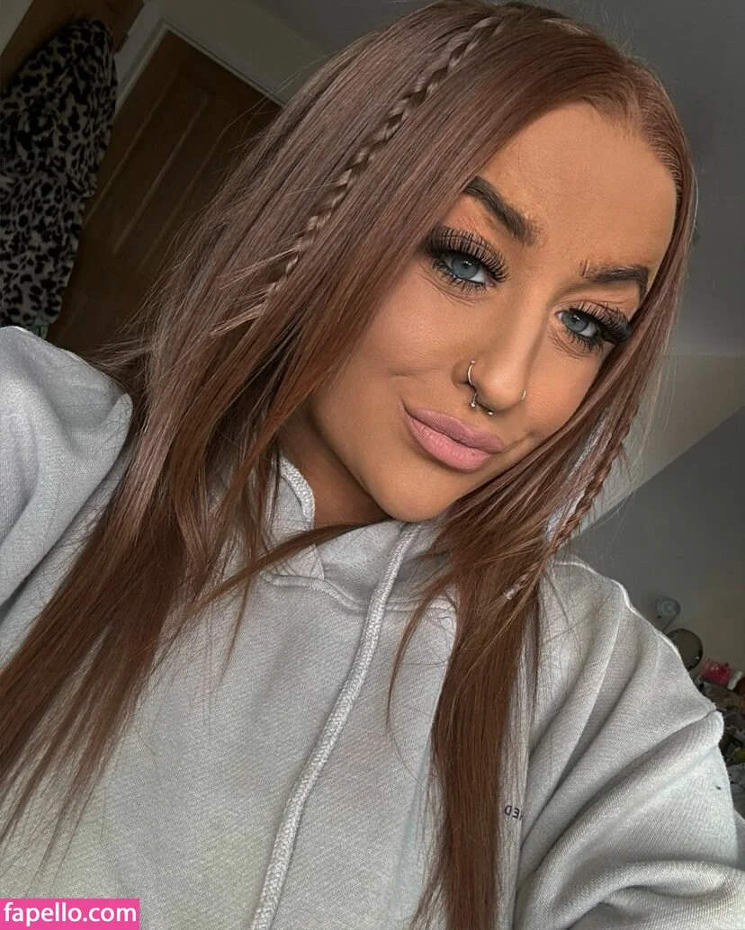 Charlotte Irvine Onlyfans Photo Gallery 