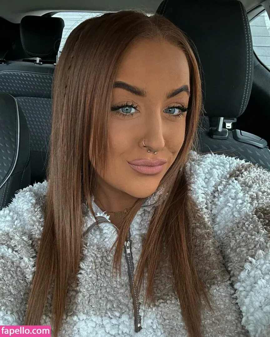 Charlotte Irvine Onlyfans Photo Gallery 