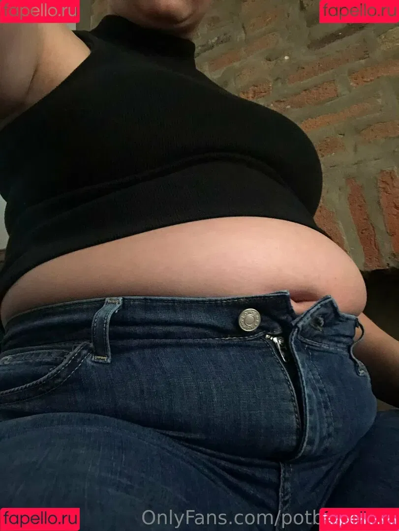 potbellywife Onlyfans Photo Gallery 