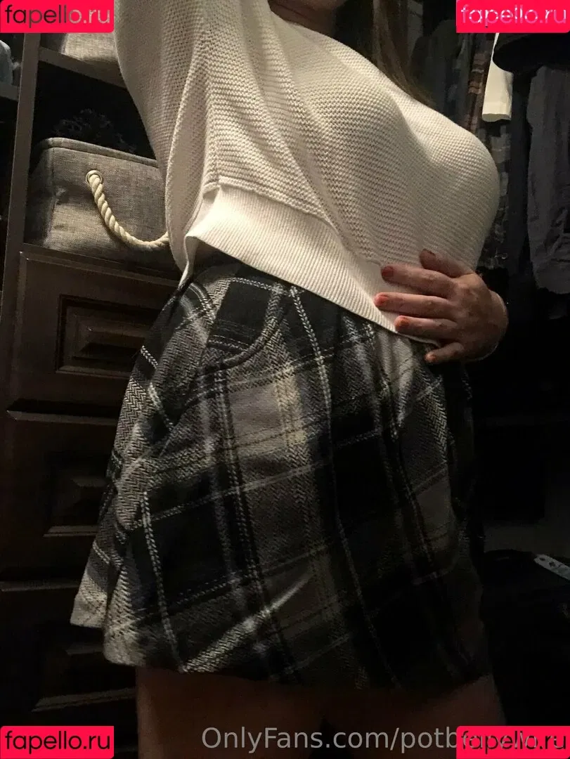potbellywife Onlyfans Photo Gallery 