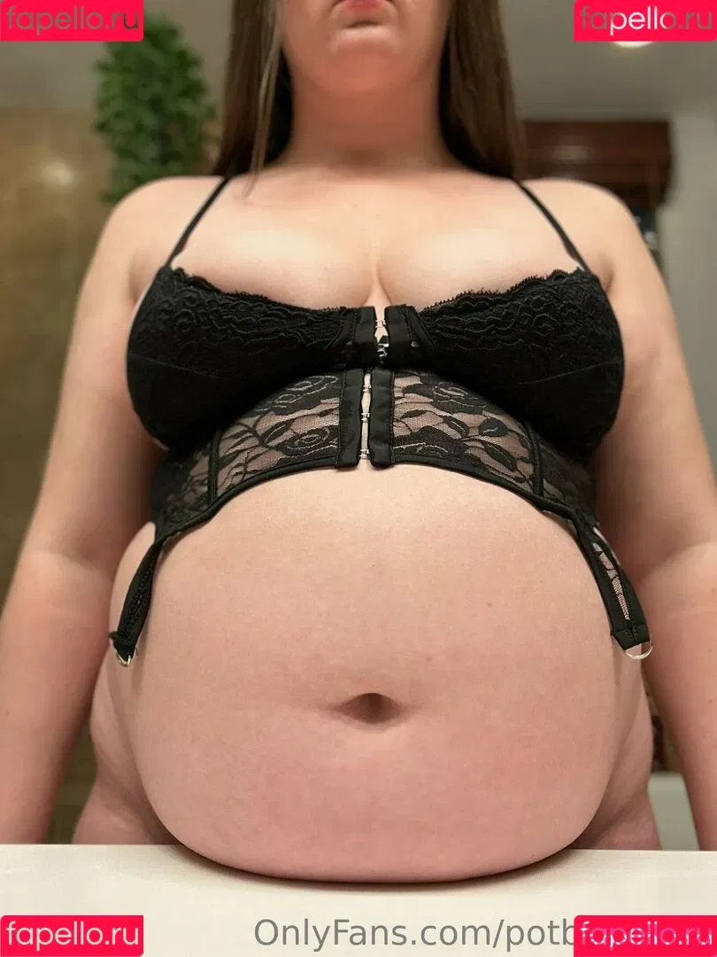 potbellywife Onlyfans Photo Gallery 