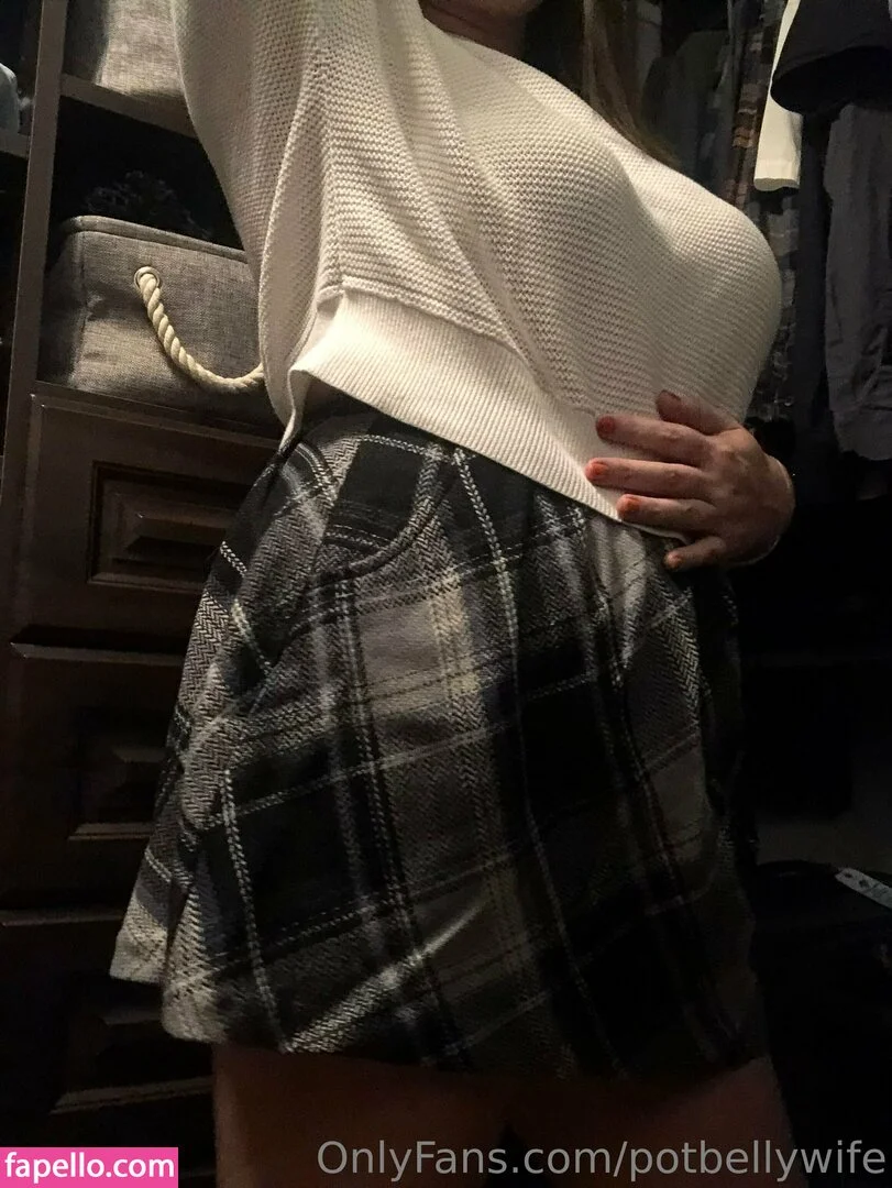 potbellywife Onlyfans Photo Gallery 