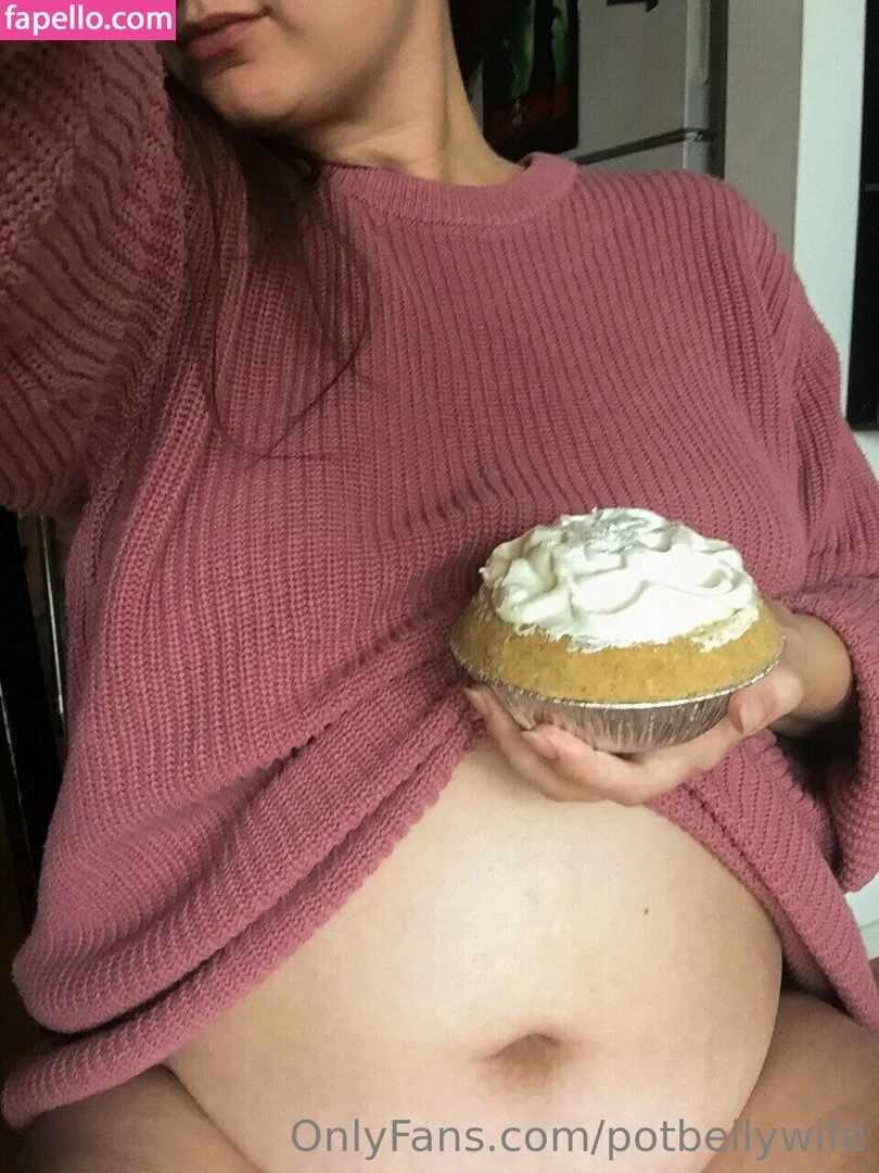 potbellywife Onlyfans Photo Gallery 