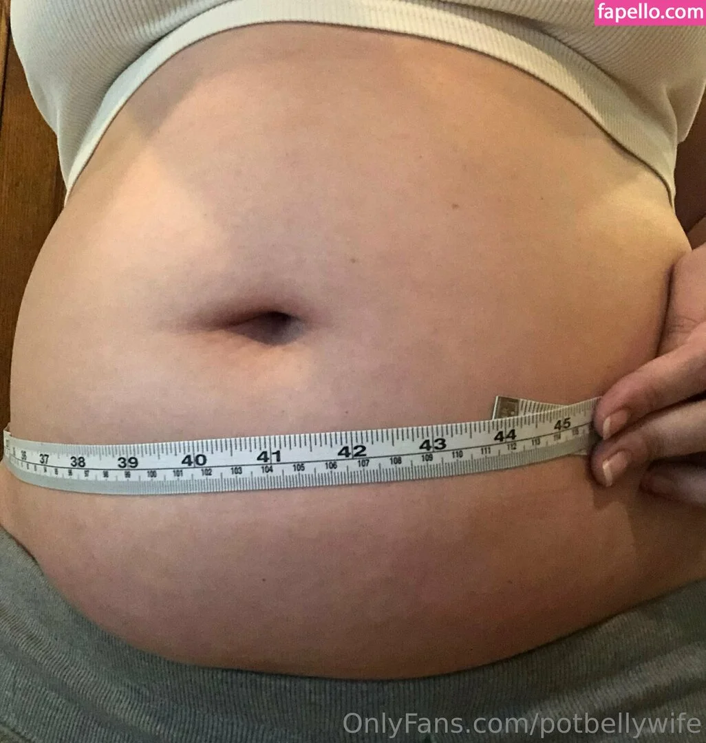 potbellywife Onlyfans Photo Gallery 