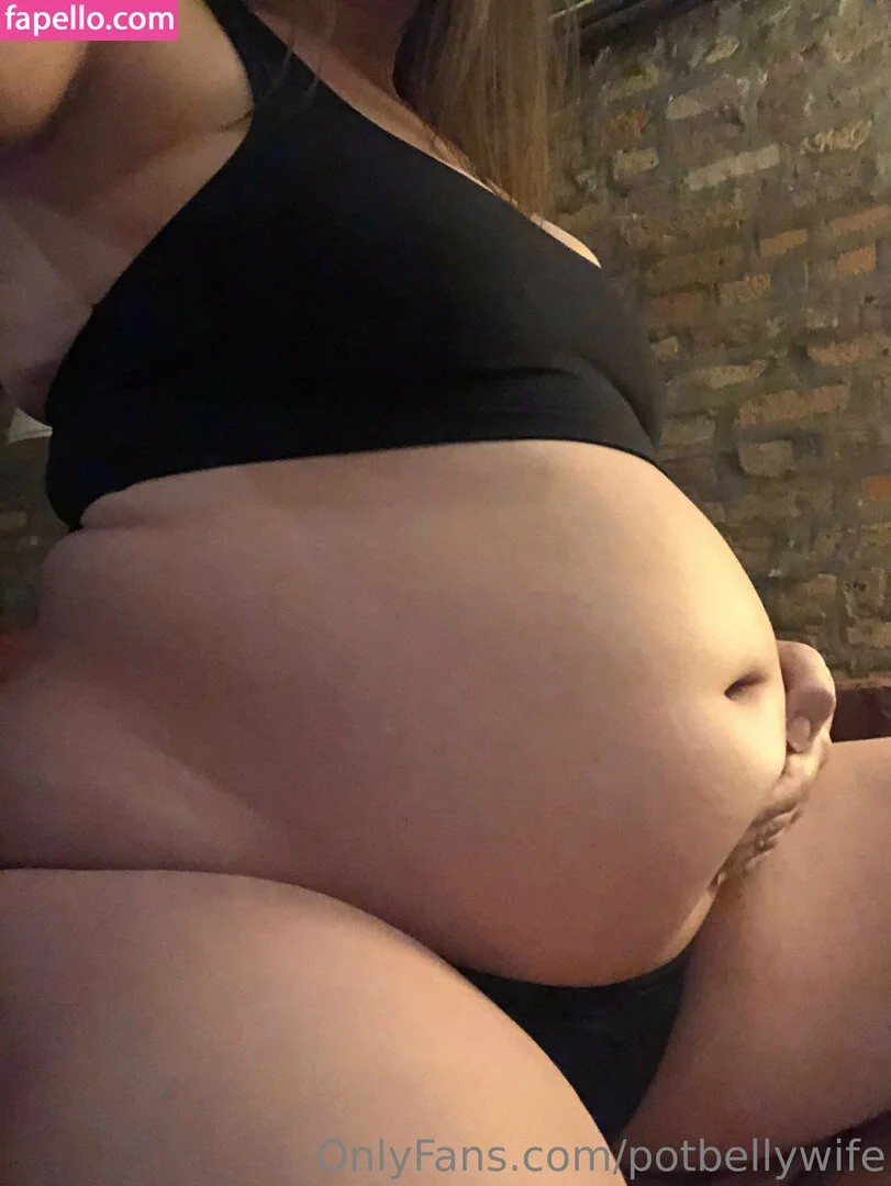 potbellywife Onlyfans Photo Gallery 