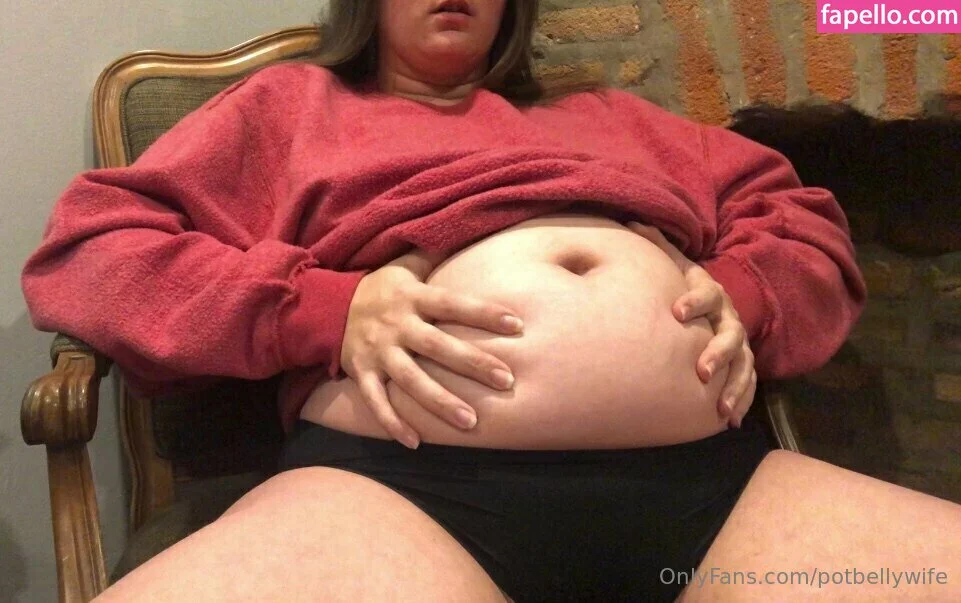 potbellywife Onlyfans Photo Gallery 