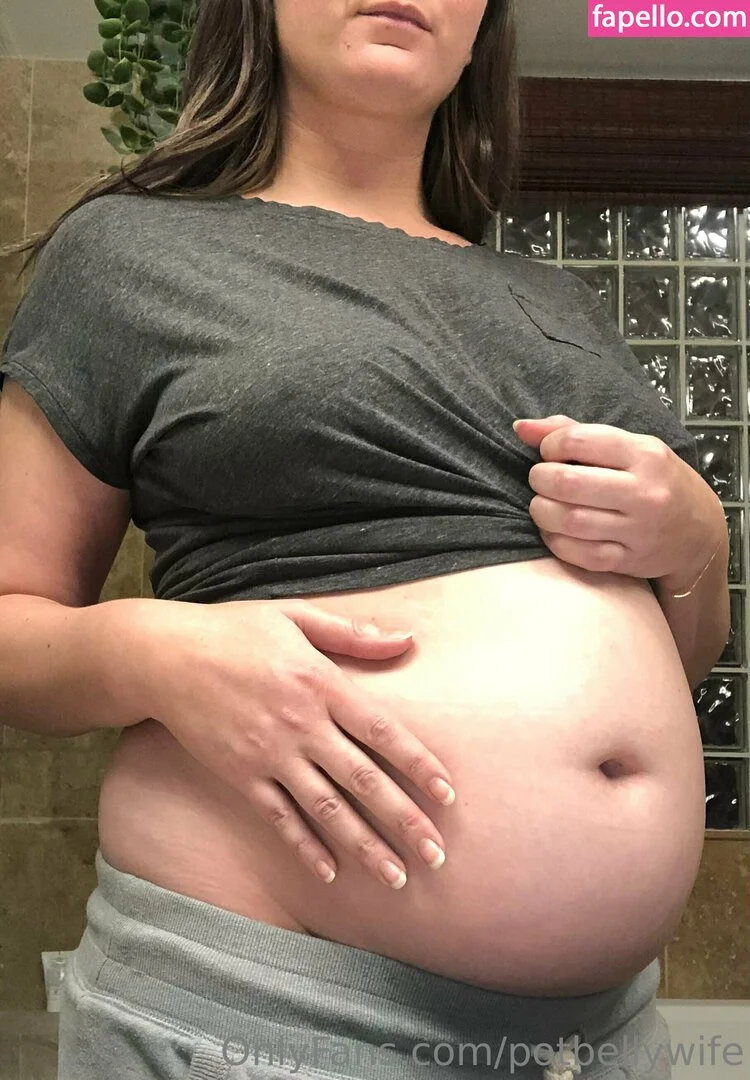 potbellywife Onlyfans Photo Gallery 