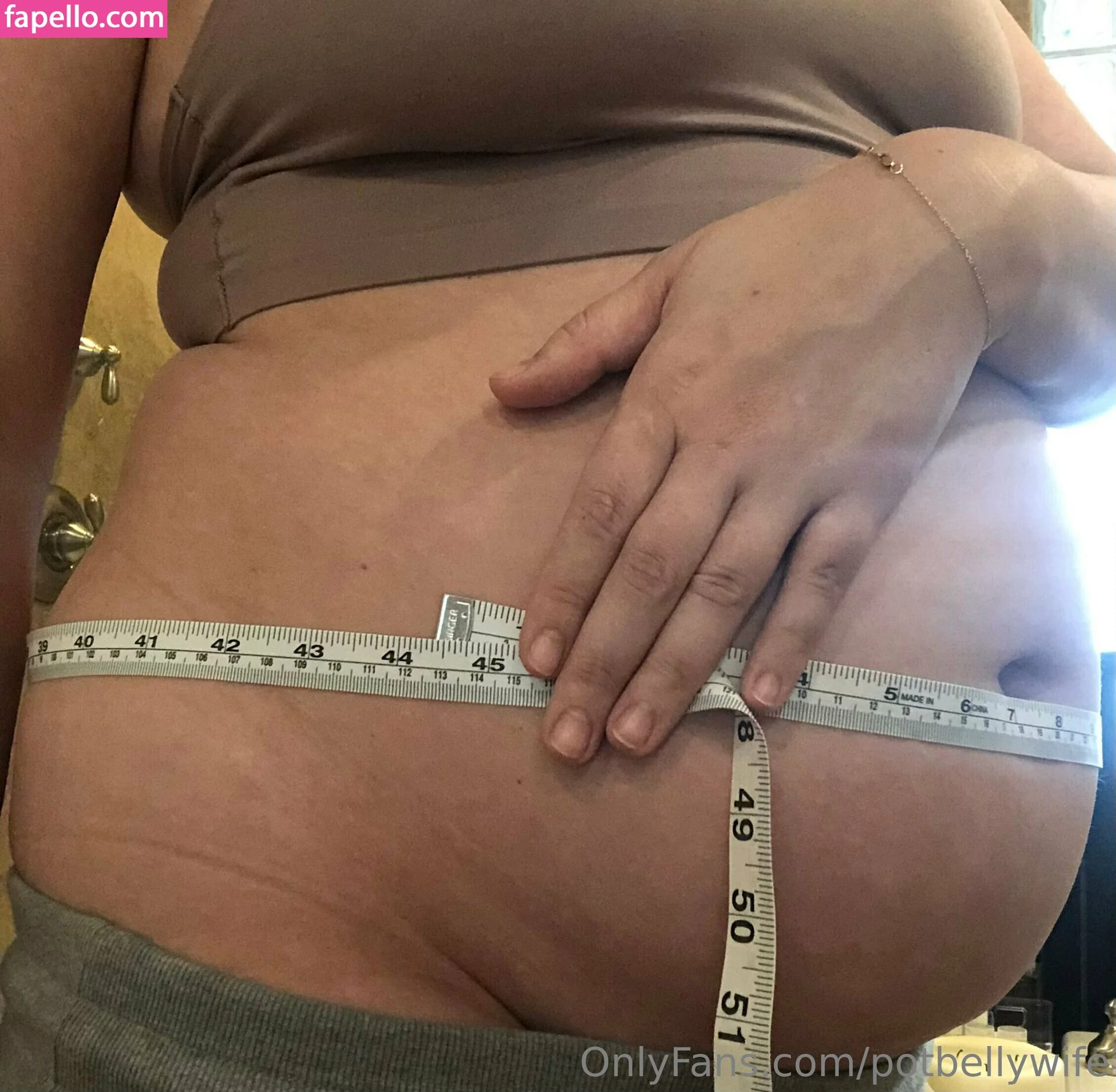 potbellywife Onlyfans Photo Gallery 