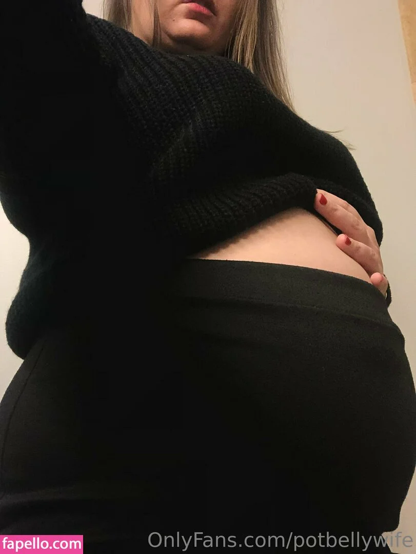 potbellywife Onlyfans Photo Gallery 