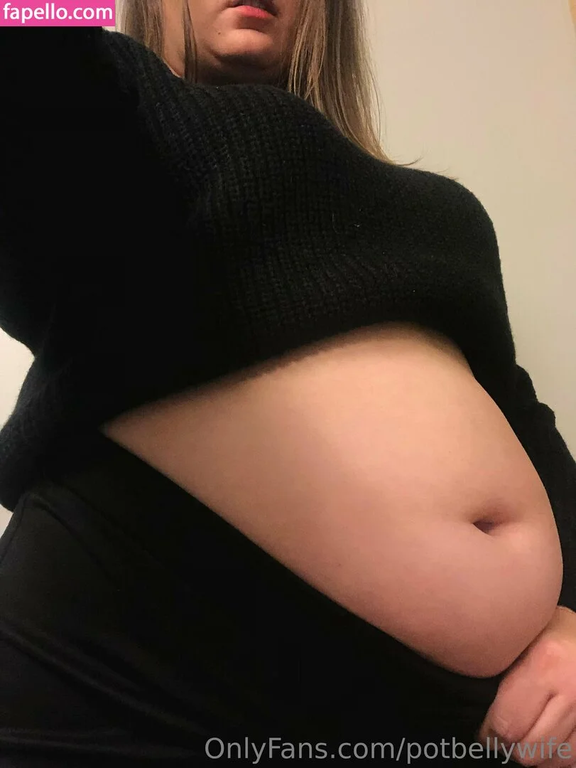potbellywife Onlyfans Photo Gallery 