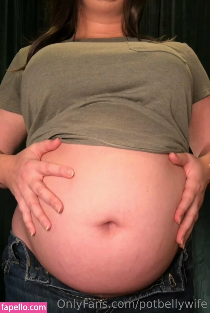 potbellywife Onlyfans Photo Gallery 