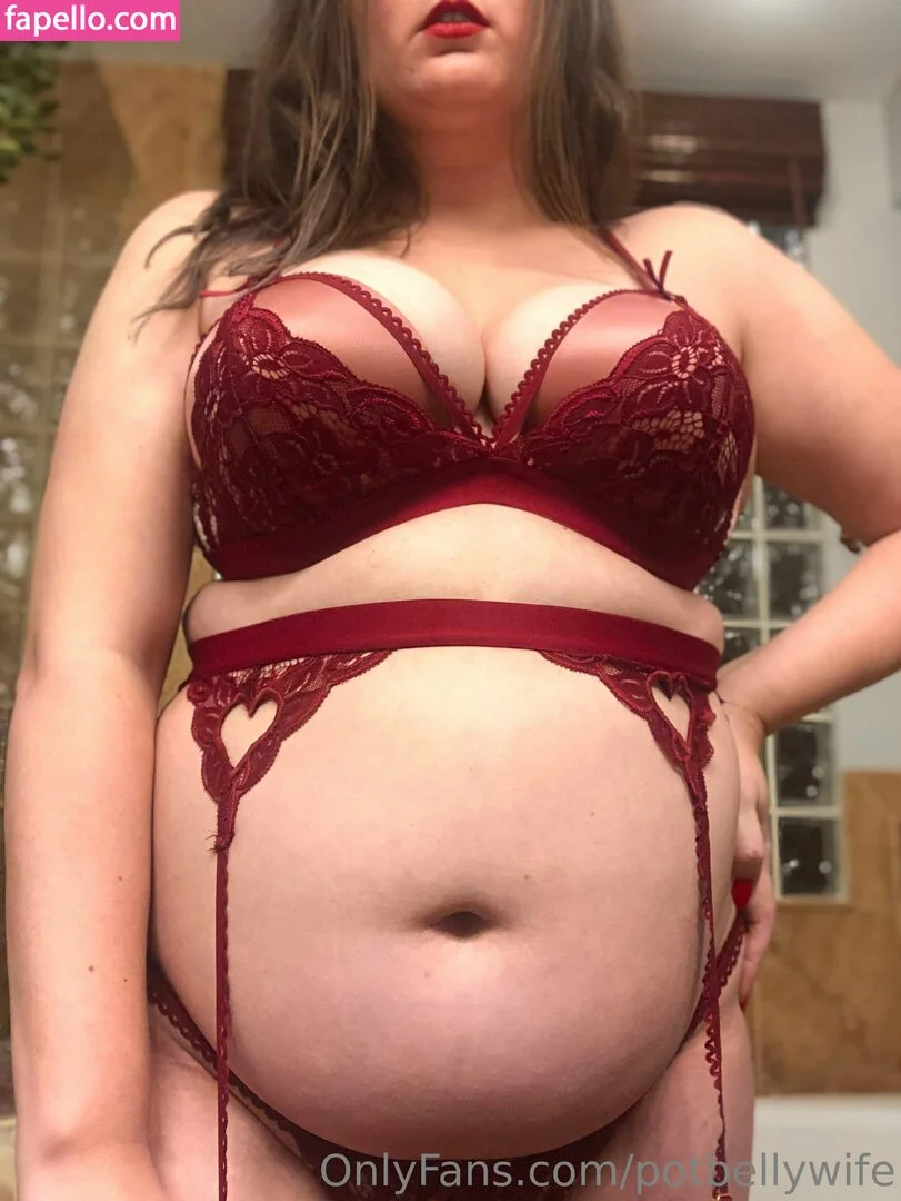 potbellywife Onlyfans Photo Gallery 
