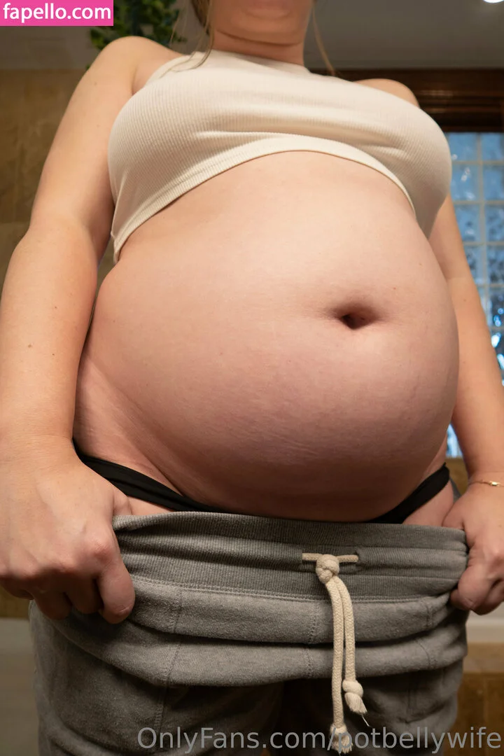 potbellywife Onlyfans Photo Gallery 