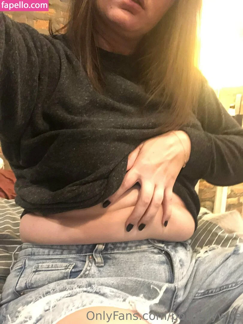 potbellywife Onlyfans Photo Gallery 