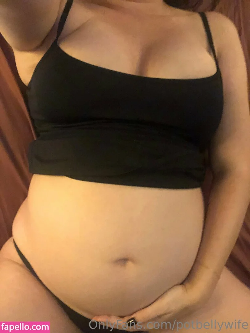 potbellywife Onlyfans Photo Gallery 