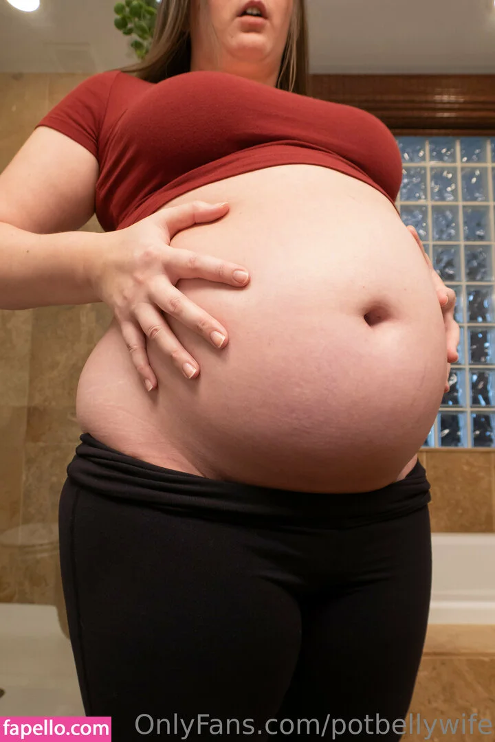 potbellywife Onlyfans Photo Gallery 