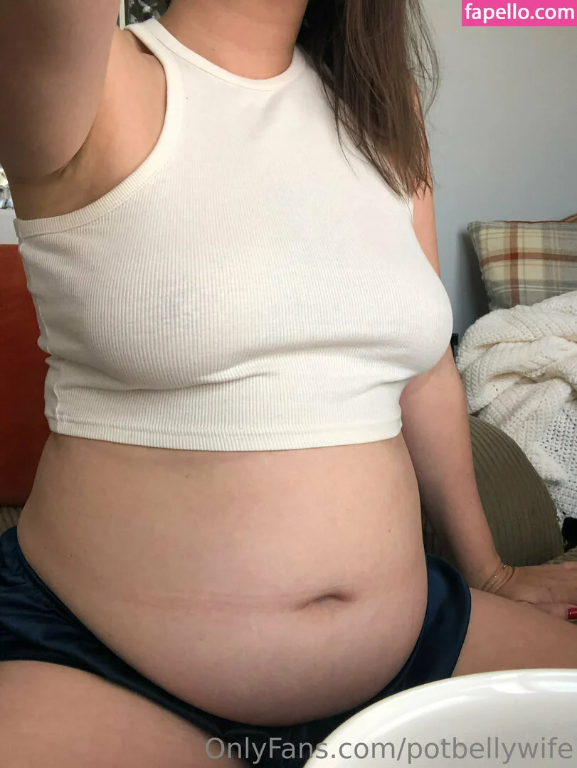 potbellywife Onlyfans Photo Gallery 