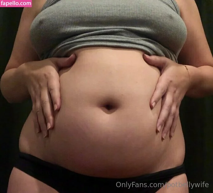 potbellywife Onlyfans Photo Gallery 