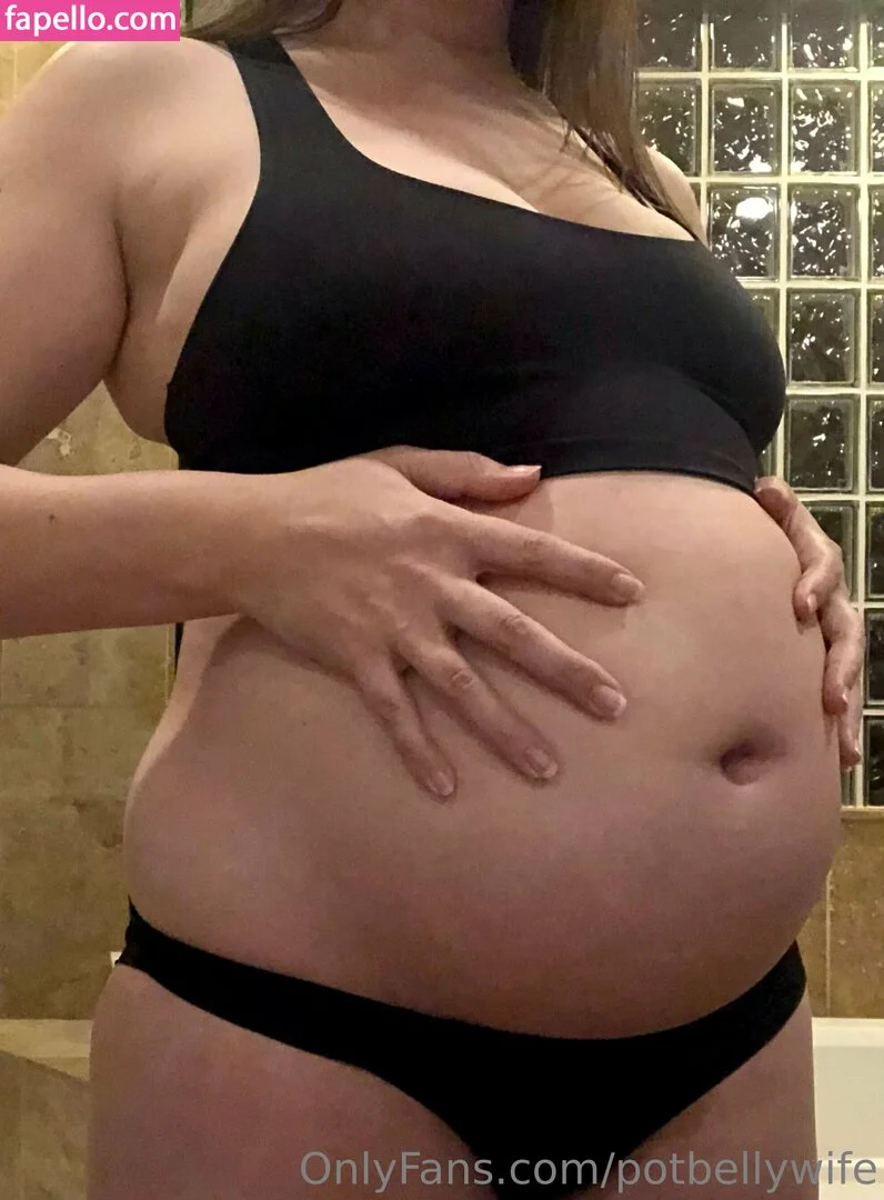 potbellywife Onlyfans Photo Gallery 