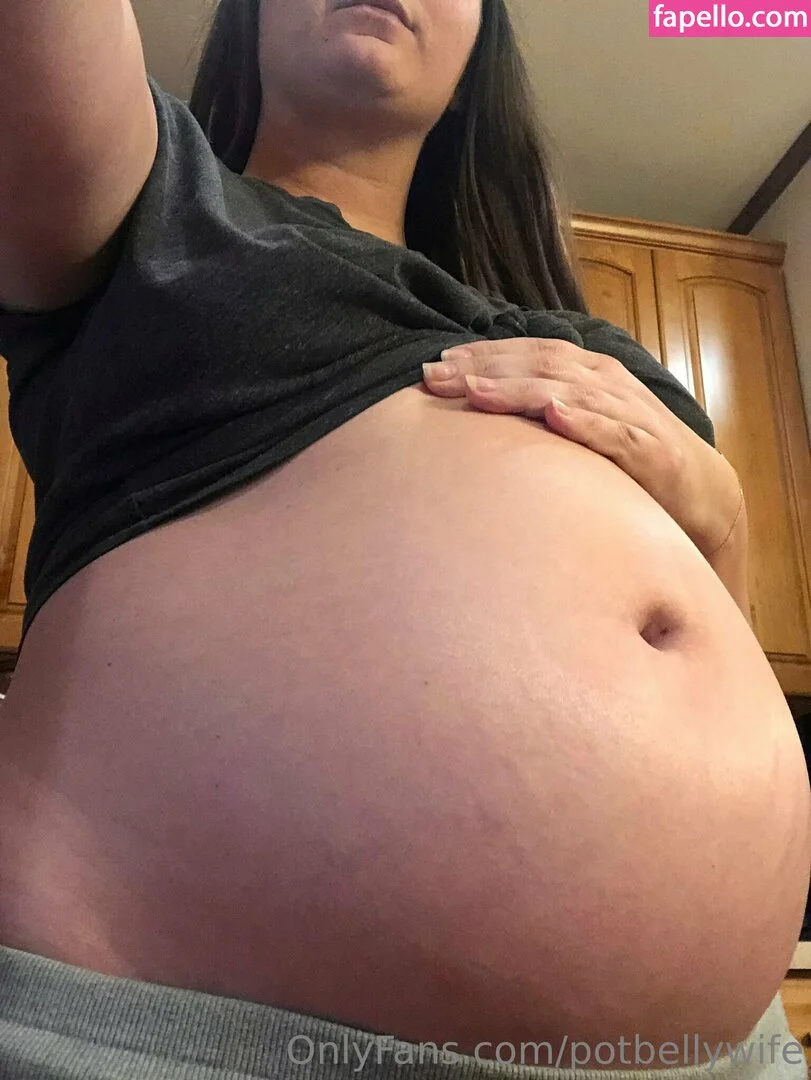 potbellywife Onlyfans Photo Gallery 