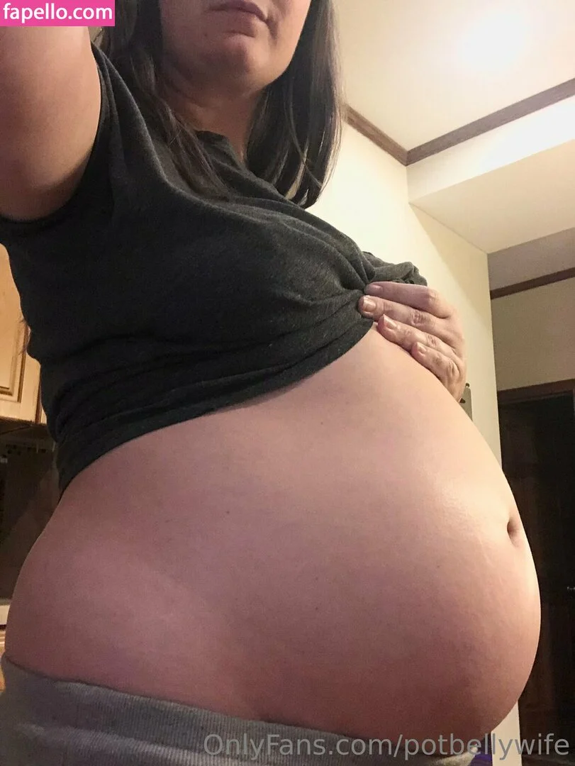 potbellywife Onlyfans Photo Gallery 