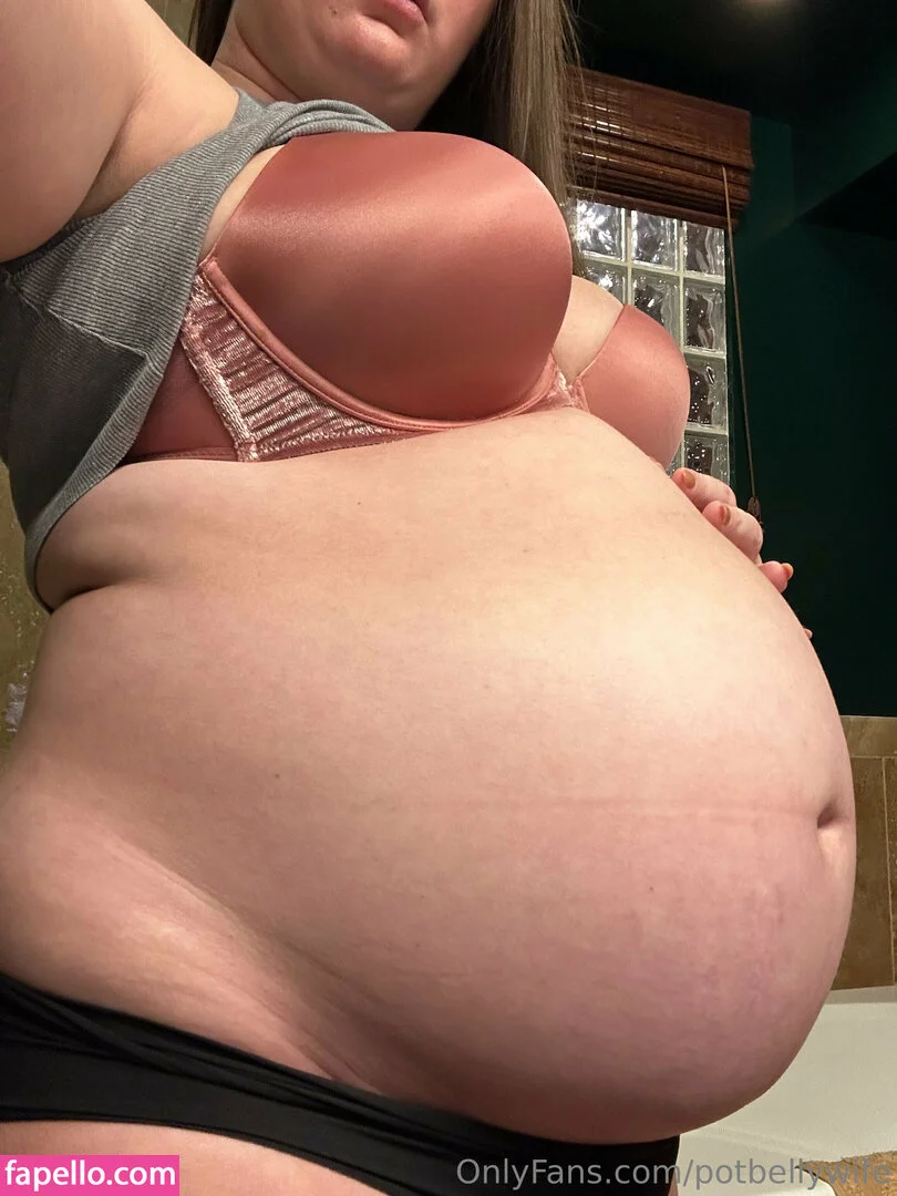potbellywife Onlyfans Photo Gallery 