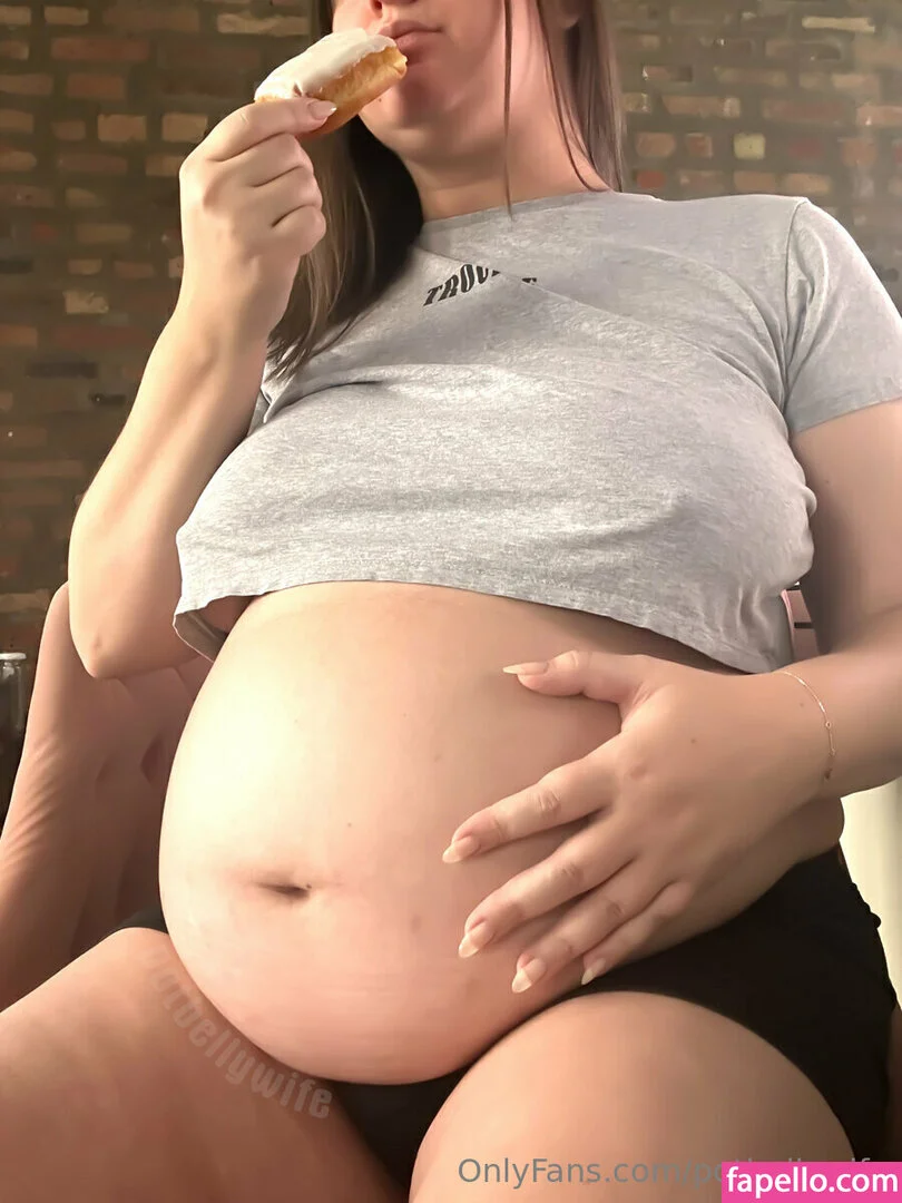 potbellywife Onlyfans Photo Gallery 