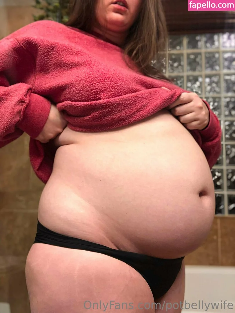 potbellywife Onlyfans Photo Gallery 