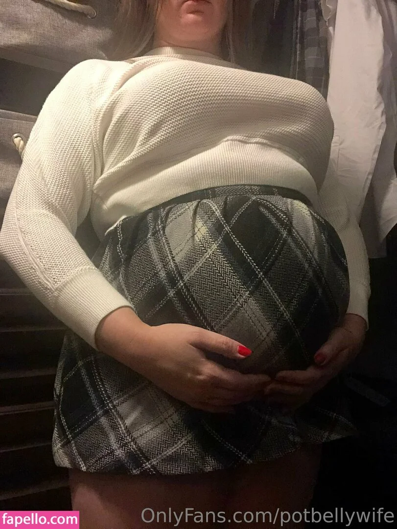 potbellywife Onlyfans Photo Gallery 