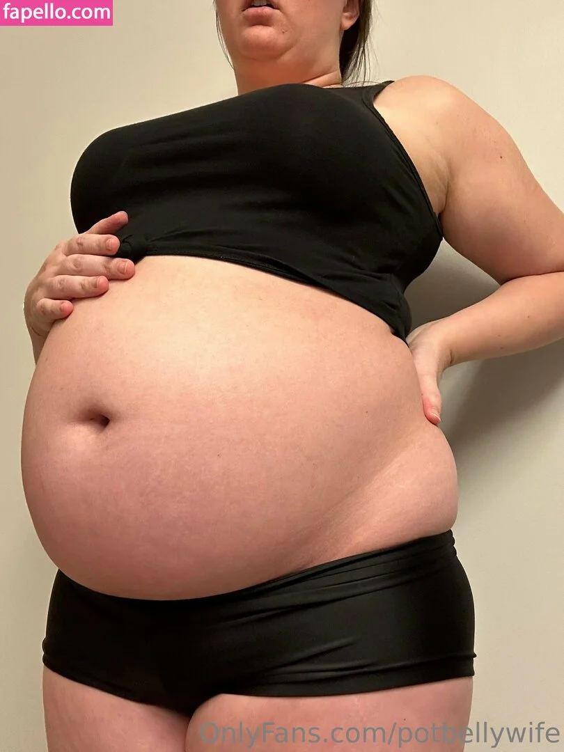 potbellywife Onlyfans Photo Gallery 