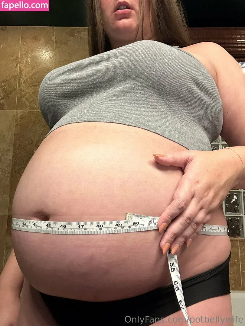potbellywife Onlyfans Photo Gallery 