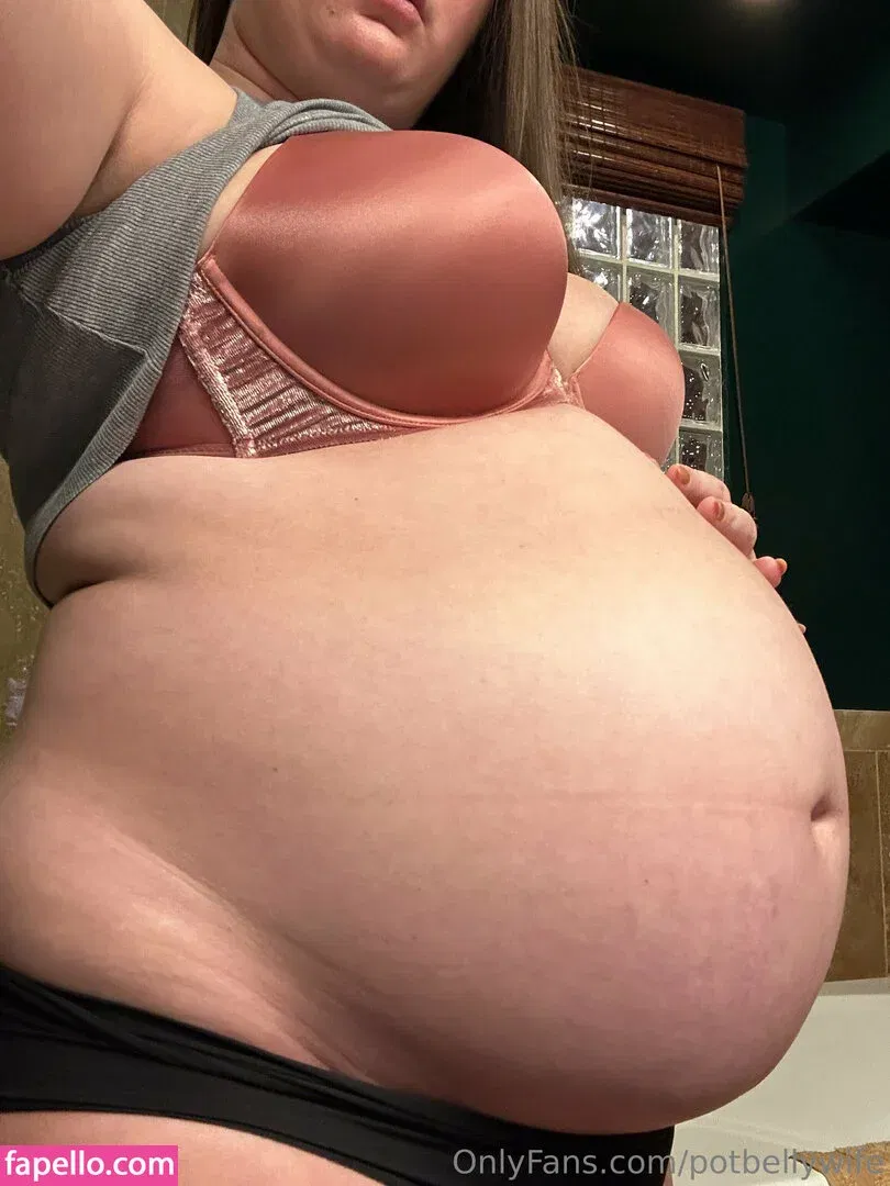 potbellywife Onlyfans Photo Gallery 