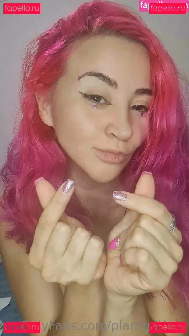 plantgalfree Onlyfans Photo Gallery 