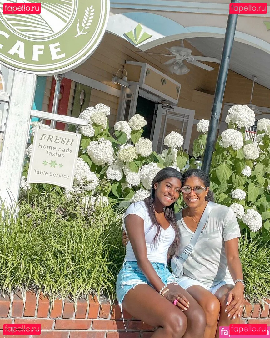 Ariana Ceant Onlyfans Photo Gallery 