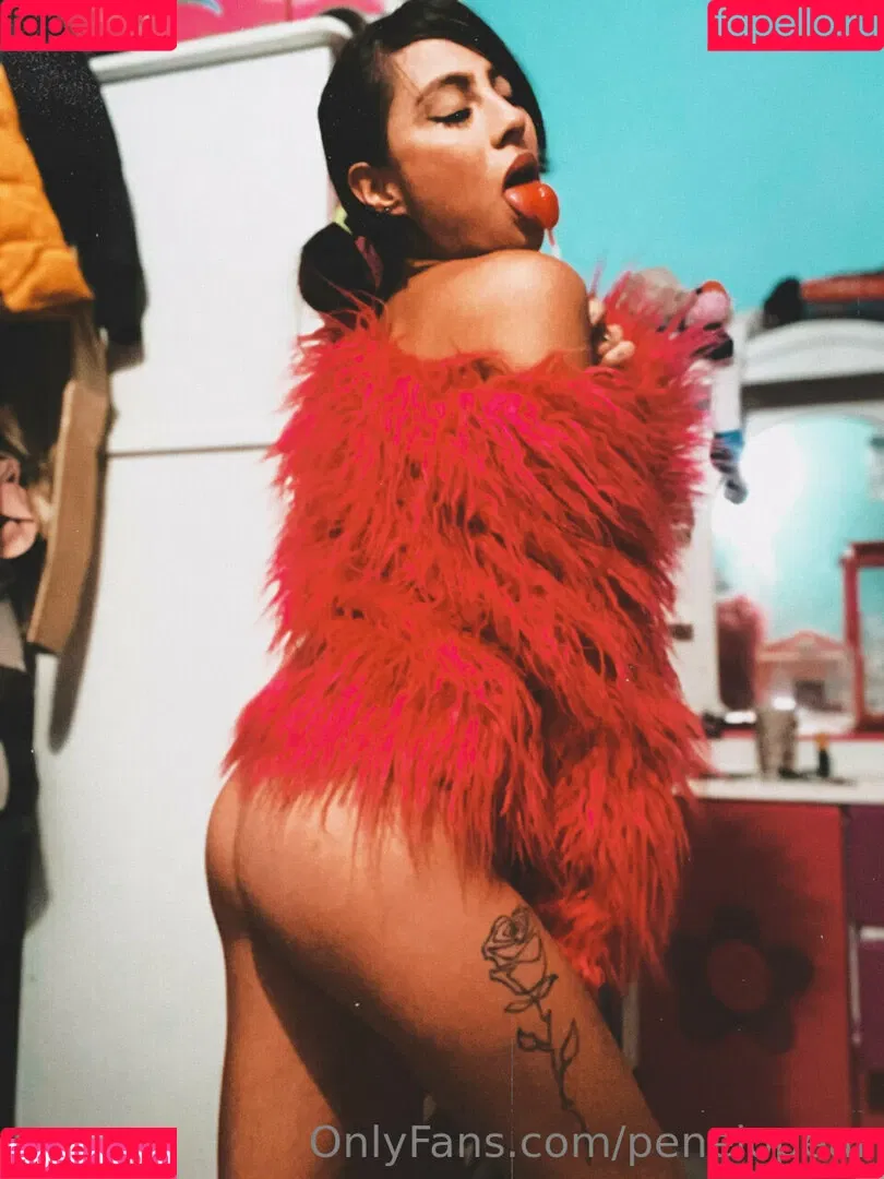penelopear Onlyfans Photo Gallery 