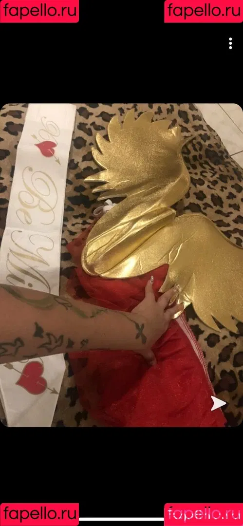 xochampagnexo Onlyfans Photo Gallery 