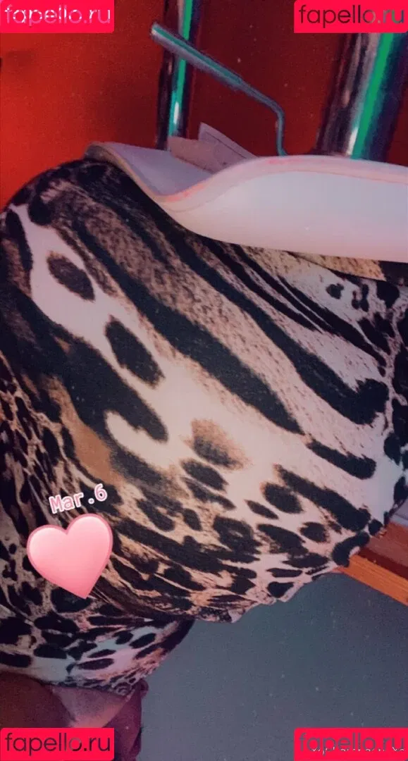 xochampagnexo Onlyfans Photo Gallery 