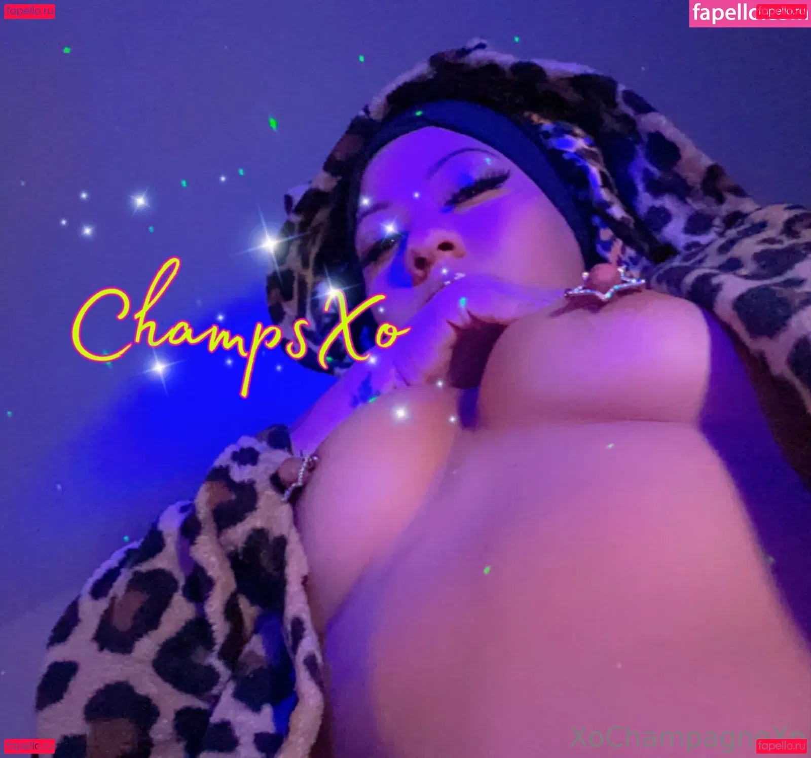 xochampagnexo Onlyfans Photo Gallery 
