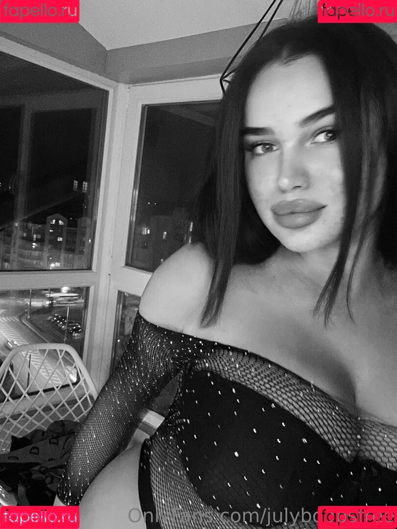 julyboobsfree Onlyfans Photo Gallery 