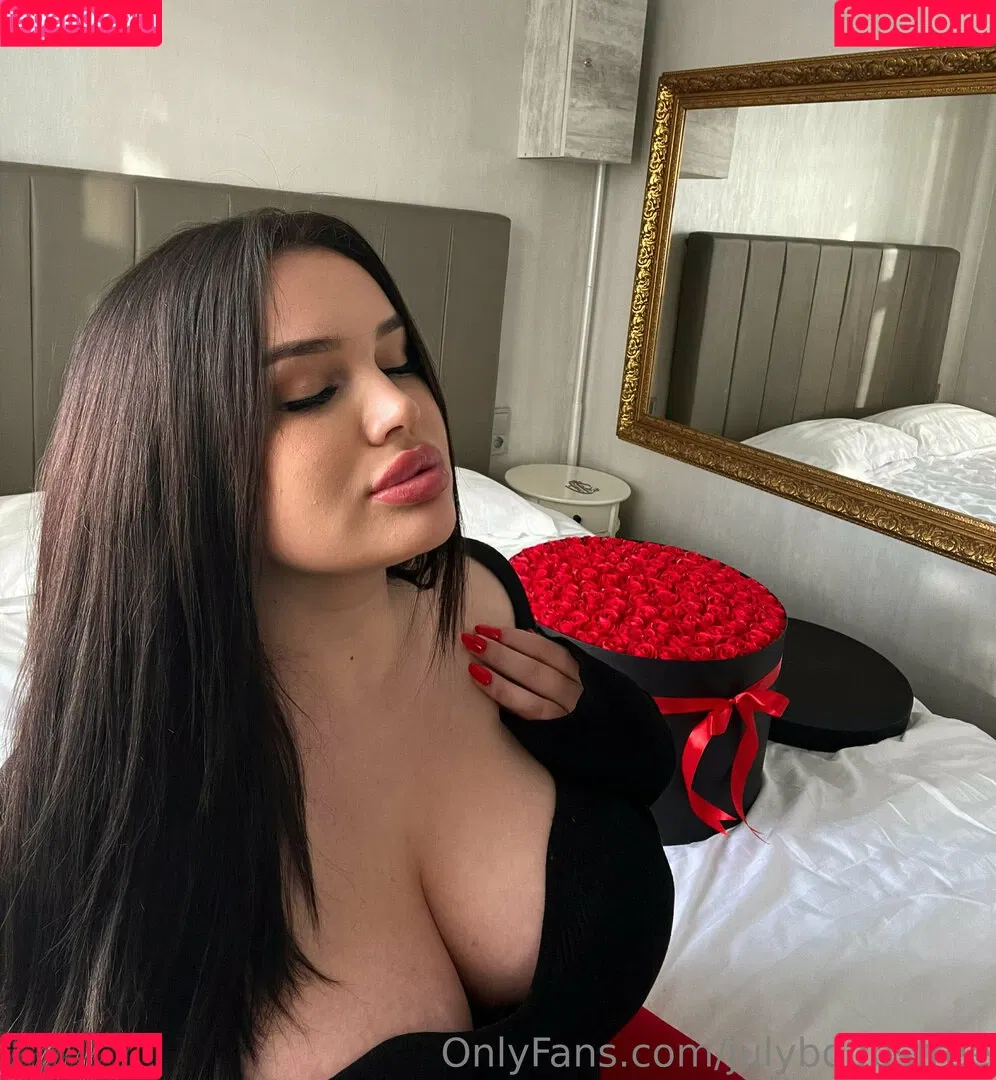 julyboobsfree Onlyfans Photo Gallery 