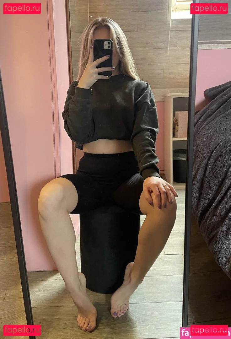 feetlesly Onlyfans Photo Gallery 