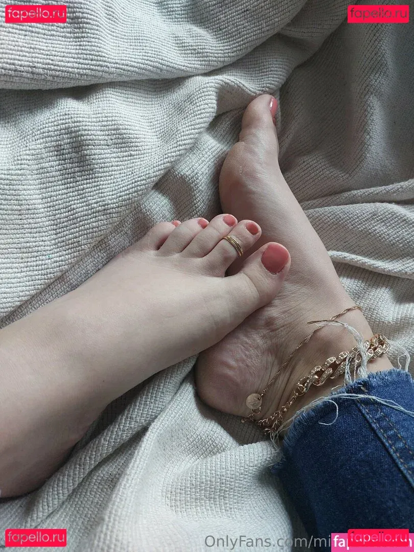 misstinyfeets Onlyfans Photo Gallery 