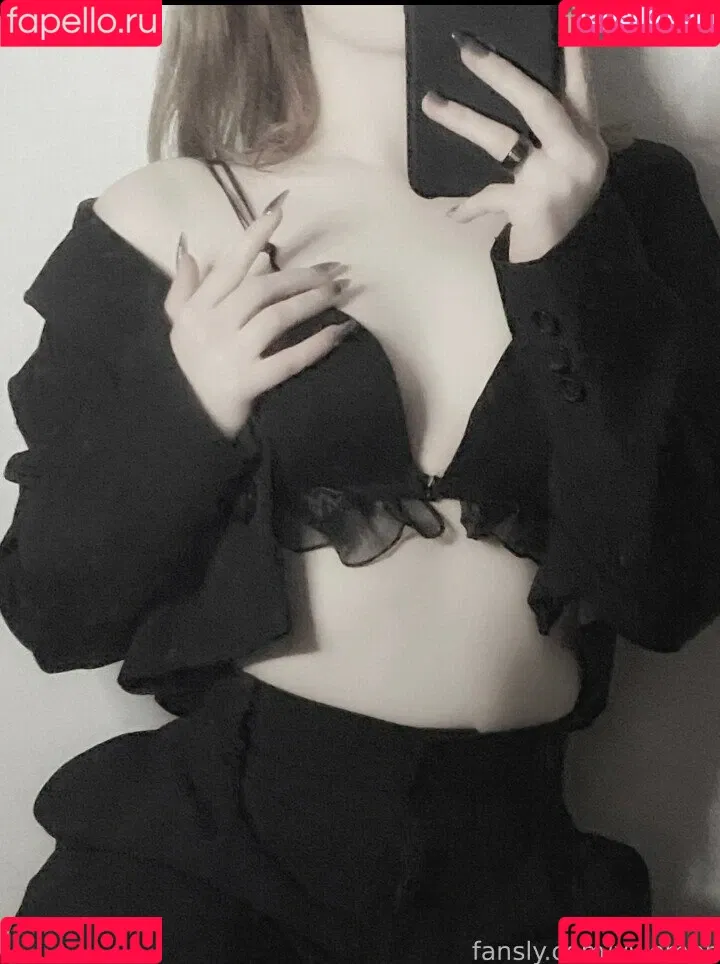 Vwemor Onlyfans Photo Gallery 