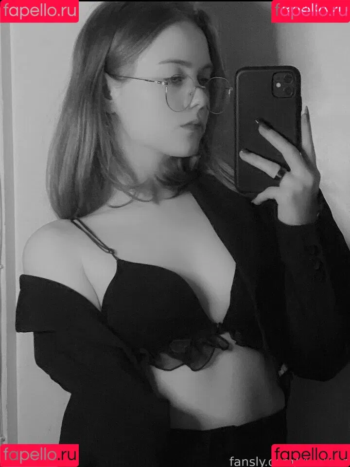 Vwemor Onlyfans Photo Gallery 